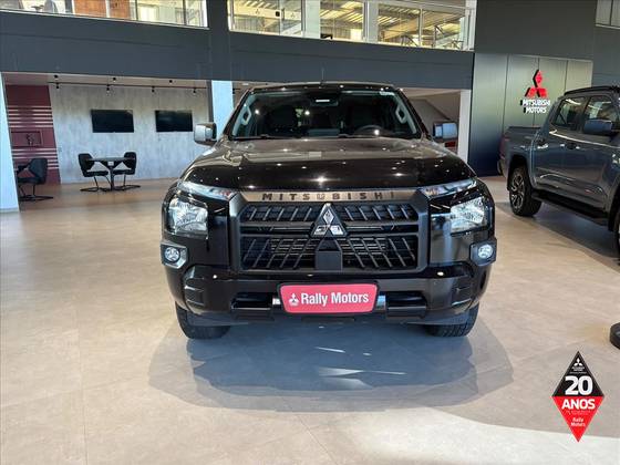 MITSUBISHI TRITON 2.4 BITURBO DIESEL CD GLS 4X4 AUTOMÁTICO MITSUBISHI TRITON 2.4 BITURBO DIESEL CD GLS 4X4 AUTOMÁTICO